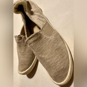 Roxy Women's Beige Slip-On Loafers